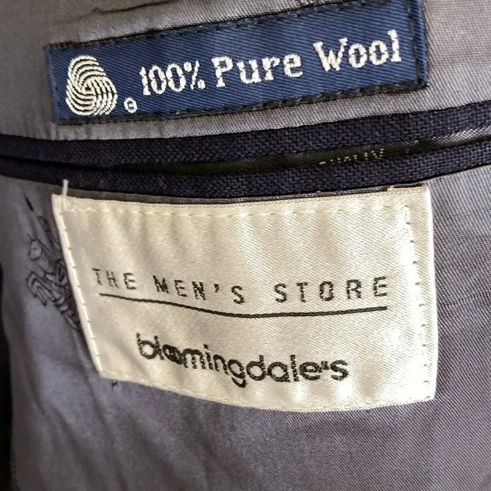 Burberrys' Mens Vintage Navy Wool 44R Blazer 2 Gold Button Front‎ Single Vent